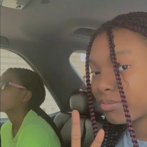 Meet your Posher, Karisma